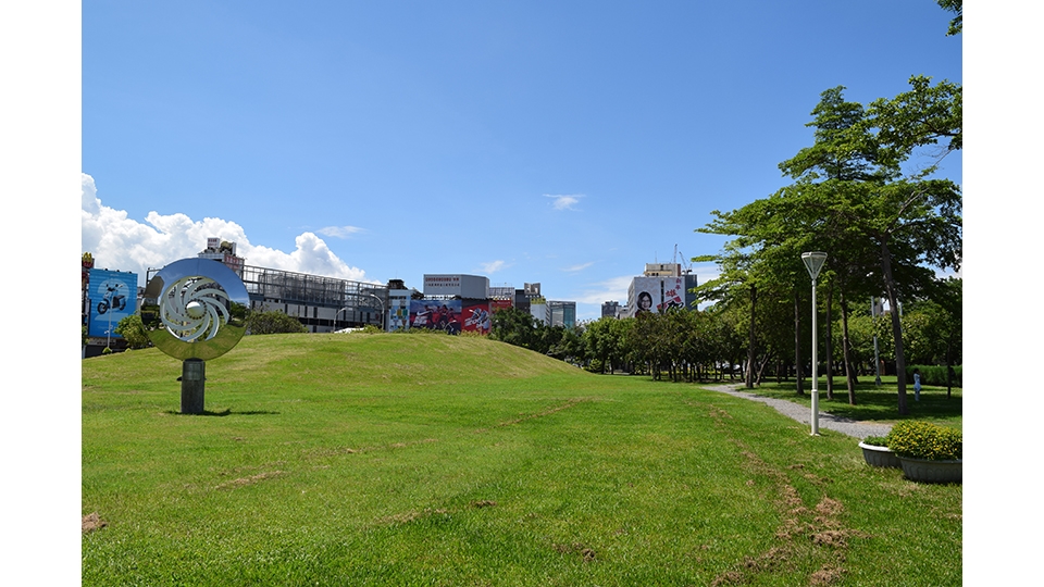 陳誠鴻課長帶動團隊，積極推動都市綠化。